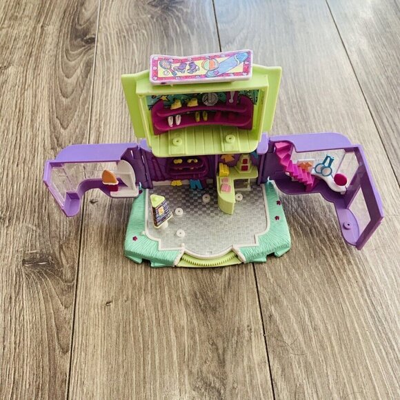 Vintage Polly Pocket Magic Movin' Sports Shop Playset (Origin, Mattel, 2000) - Picture 8 of 11